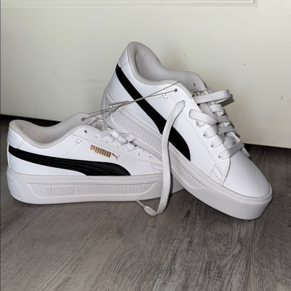 NWT*** Puma Women's Classic White and Black Gold trim Sneakers
